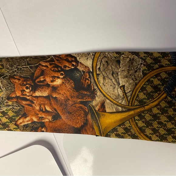 Bill Blass Country Tie den of foxes and horn 100 silk - Picture 3 of 6
